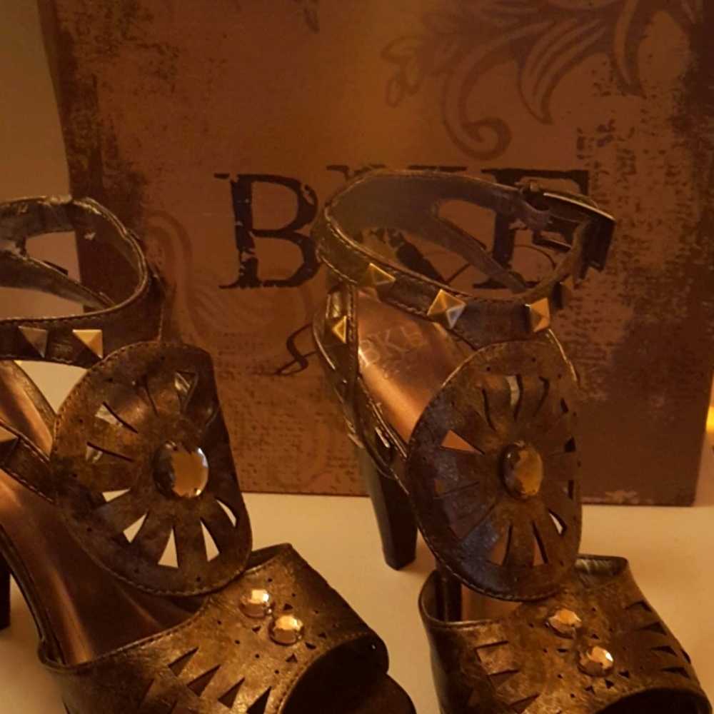 Women's BKE High heels